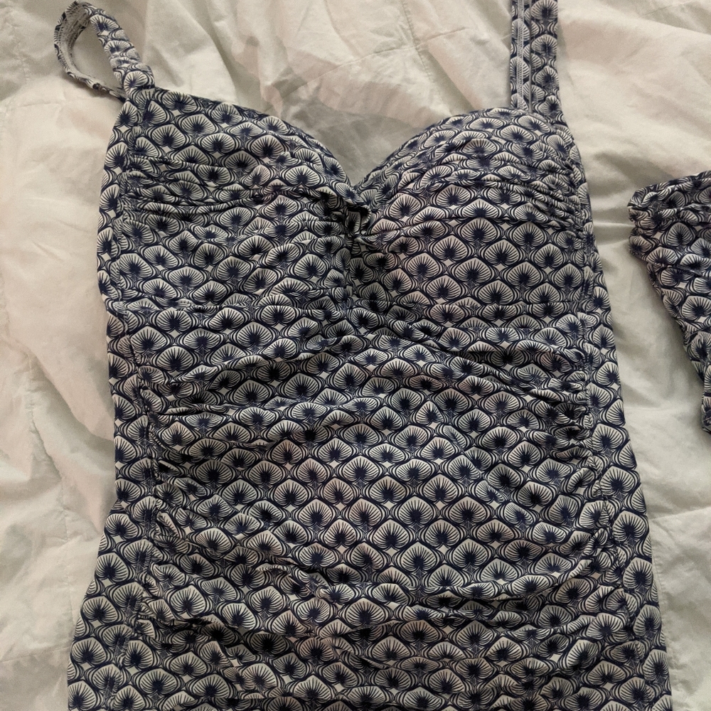 Bond-eye navy and white tankini